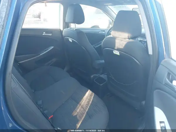 KMHCT5AE5GU268746 2016 HYUNDAI ACCENT - Image 8
