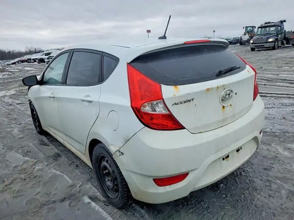 KMHCT5AE5GU274479 2016 HYUNDAI ACCENT - Image 2