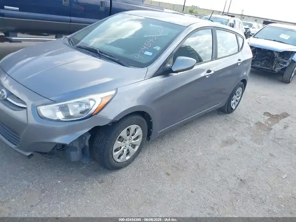 KMHCT5AE5GU281089 2016 HYUNDAI ACCENT - Image 2