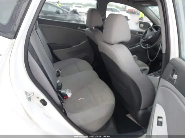 KMHCT5AE5HU300970 2017 HYUNDAI ACCENT - Image 8