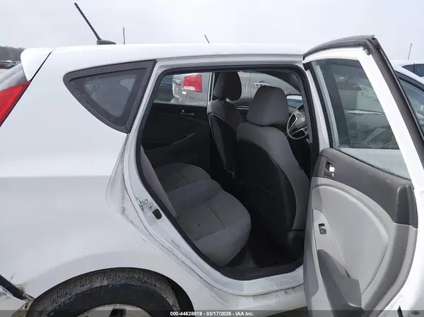 KMHCT5AE5HU302198 2017 HYUNDAI ACCENT - Image 8