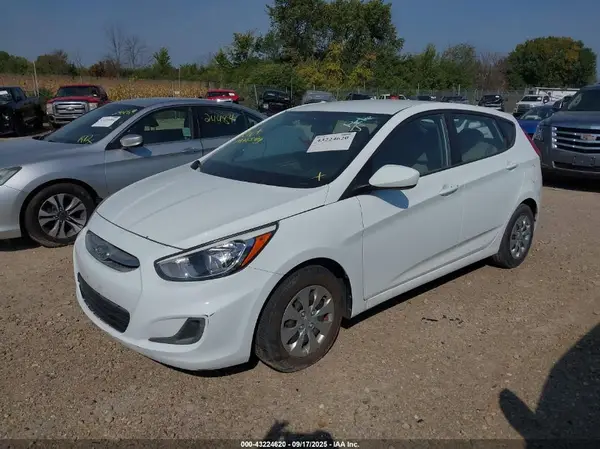 KMHCT5AE5HU306199 2017 HYUNDAI ACCENT - Image 2