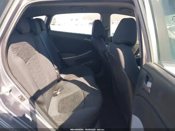 KMHCT5AE5HU311211 2017 HYUNDAI ACCENT - Image 8