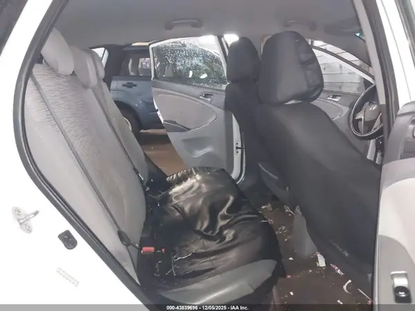 KMHCT5AE5HU312830 2017 HYUNDAI ACCENT - Image 8