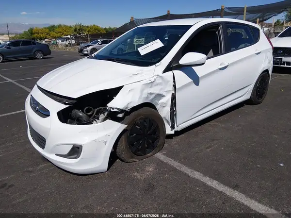 KMHCT5AE5HU319731 2017 HYUNDAI ACCENT - Image 2