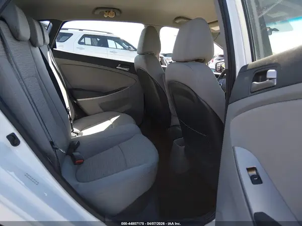KMHCT5AE5HU319731 2017 HYUNDAI ACCENT - Image 8