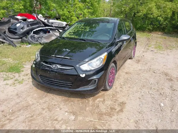 KMHCT5AE5HU319809 2017 HYUNDAI ACCENT - Image 2