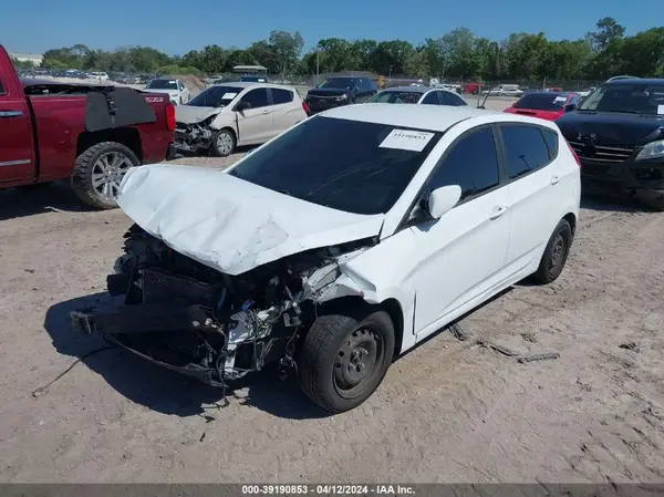 KMHCT5AE5HU320488 2017 HYUNDAI ACCENT - Image 2