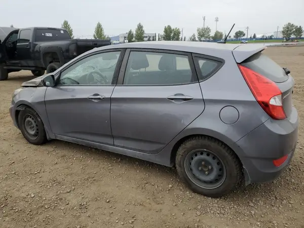 KMHCT5AE5HU322614 2017 HYUNDAI ACCENT - Image 2
