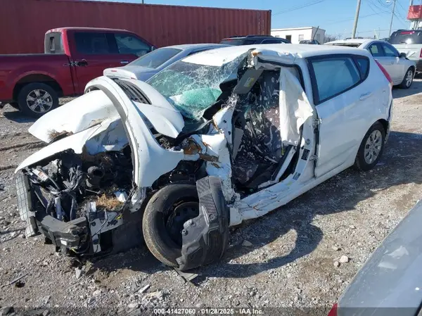 KMHCT5AE5HU325531 2017 HYUNDAI ACCENT - Image 2