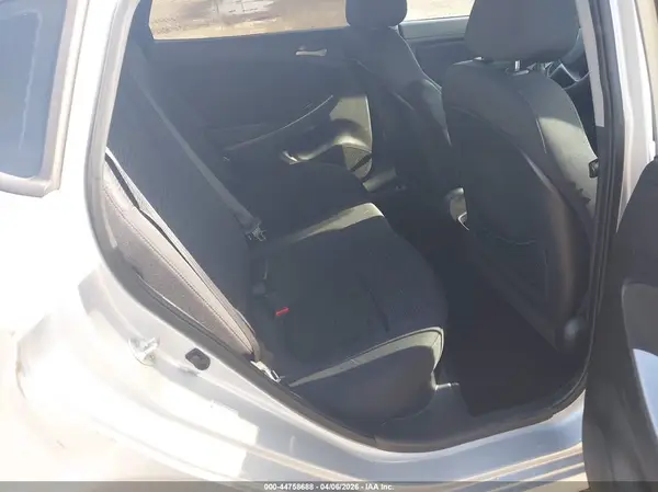 KMHCT5AE5HU325674 2017 HYUNDAI ACCENT - Image 8