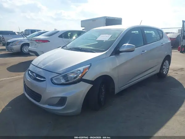 KMHCT5AE5HU326730 2017 HYUNDAI ACCENT - Image 2