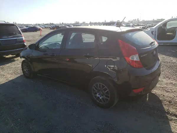 KMHCT5AE5HU327442 2017 HYUNDAI ACCENT - Image 2