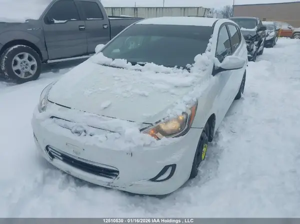 KMHCT5AE5HU329952 2017 HYUNDAI ACCENT - Image 2