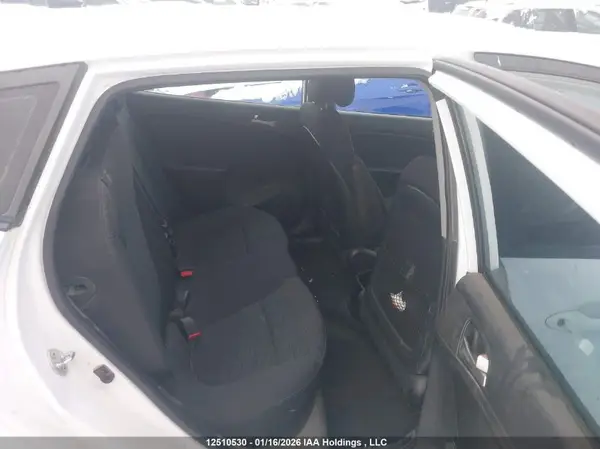 KMHCT5AE5HU329952 2017 HYUNDAI ACCENT - Image 8