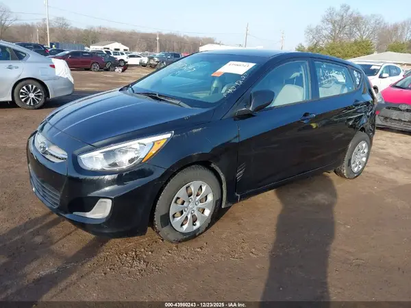 KMHCT5AE5HU334584 2017 HYUNDAI ACCENT - Image 2