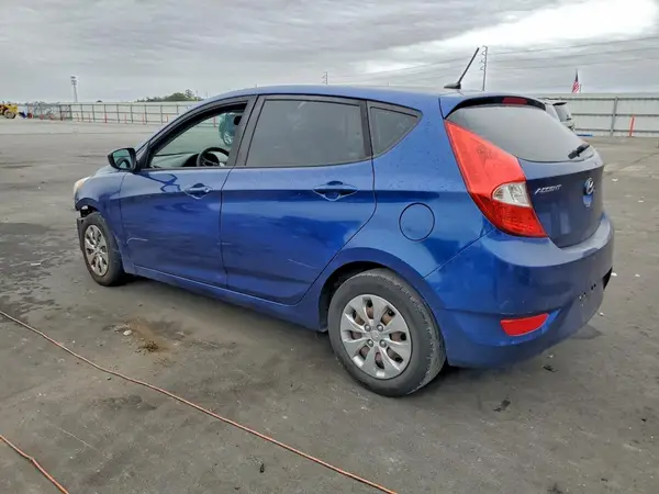 KMHCT5AE5HU334715 2017 HYUNDAI ACCENT - Image 2