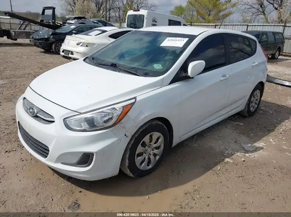 KMHCT5AE5HU336691 2017 HYUNDAI ACCENT - Image 2