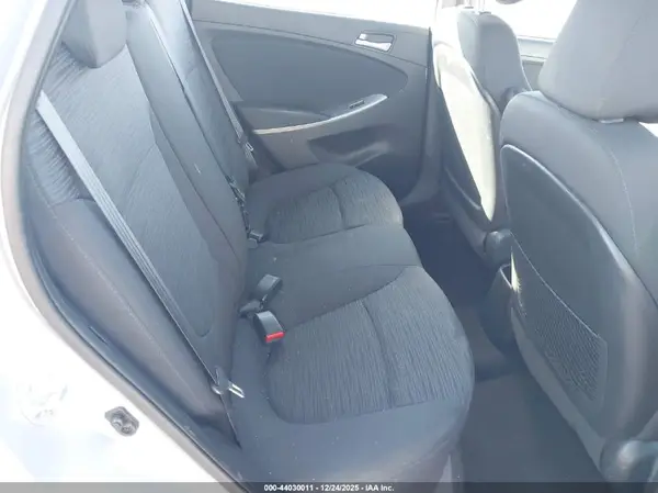 KMHCT5AE5HU338702 2017 HYUNDAI ACCENT - Image 8