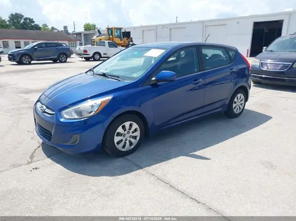KMHCT5AE5HU339171 2017 HYUNDAI ACCENT - Image 2