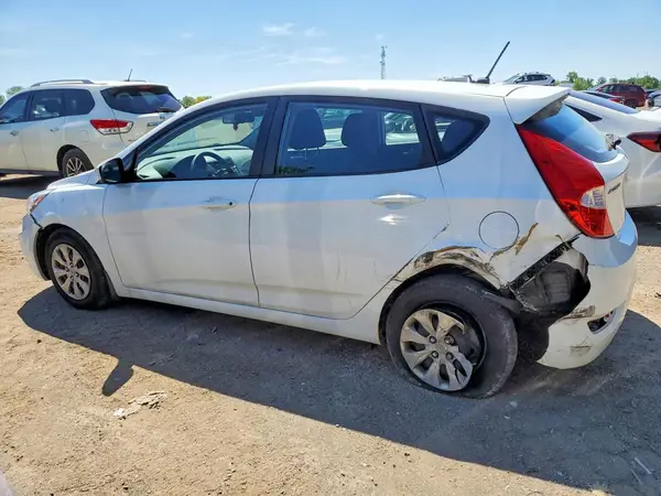 KMHCT5AE5HU351546 2017 HYUNDAI ACCENT - Image 2