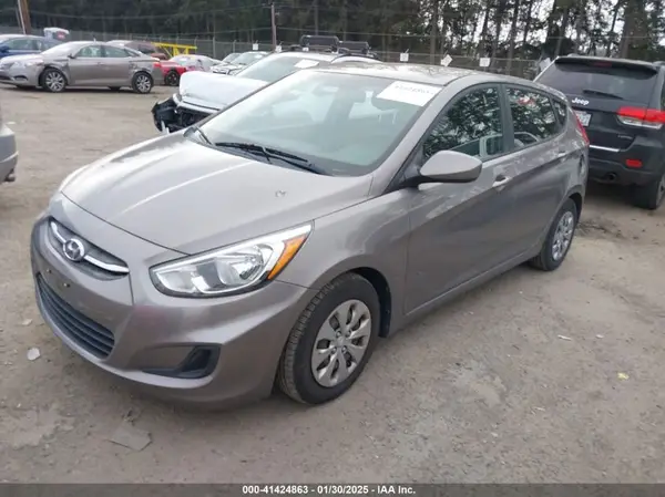 KMHCT5AE5HU359758 2017 HYUNDAI ACCENT - Image 2