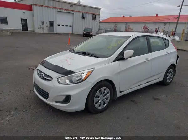 KMHCT5AE5HU371683 2017 HYUNDAI ACCENT - Image 2
