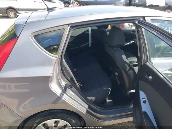 KMHCT5AE6GU237182 2016 HYUNDAI ACCENT - Image 8