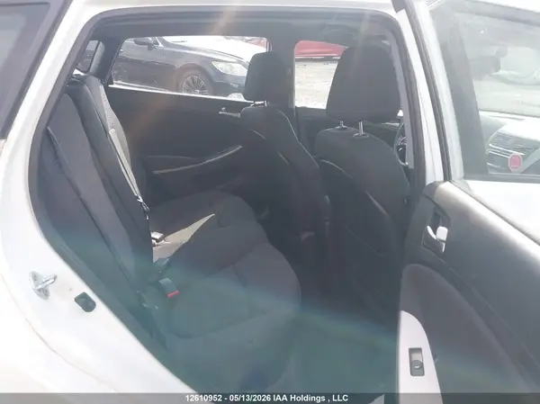 KMHCT5AE6GU251034 2016 HYUNDAI ACCENT - Image 8