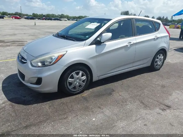 KMHCT5AE6GU279772 2016 HYUNDAI ACCENT - Image 2