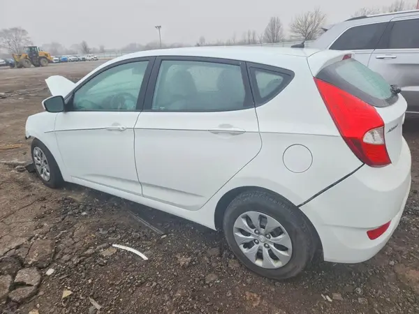 KMHCT5AE6HU306177 2017 HYUNDAI ACCENT - Image 2