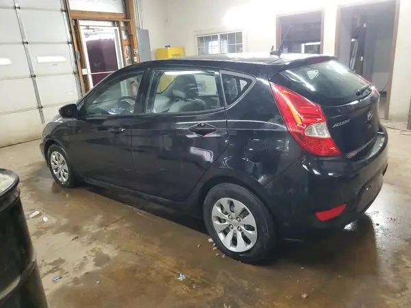 KMHCT5AE6HU306261 2017 HYUNDAI ACCENT - Image 2