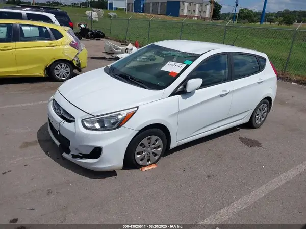 KMHCT5AE6HU319656 2017 HYUNDAI ACCENT - Image 2