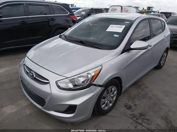 KMHCT5AE6HU321357 2017 HYUNDAI ACCENT - Image 2