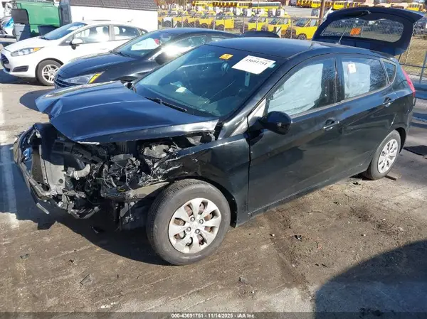KMHCT5AE6HU335629 2017 HYUNDAI ACCENT - Image 2