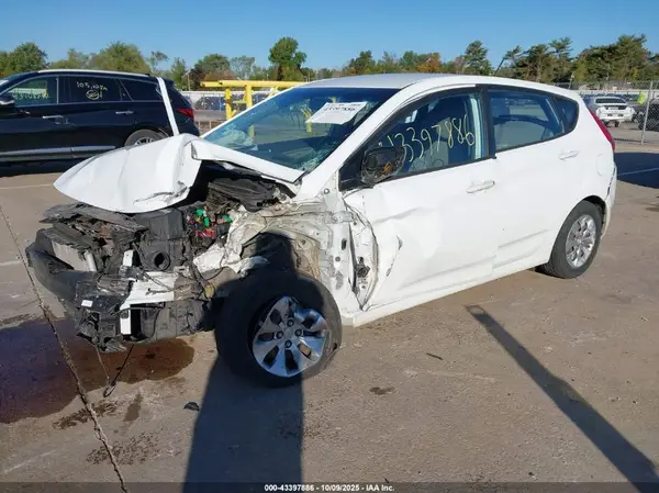 KMHCT5AE6HU338434 2017 HYUNDAI ACCENT - Image 2