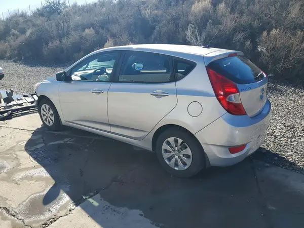 KMHCT5AE6HU351412 2017 HYUNDAI ACCENT - Image 2