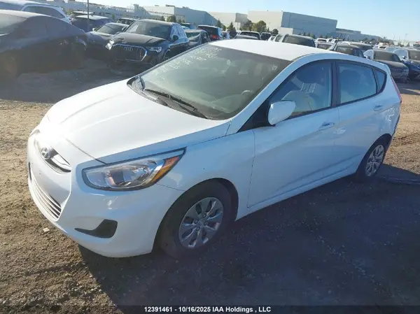 KMHCT5AE6HU351586 2017 HYUNDAI ACCENT - Image 2