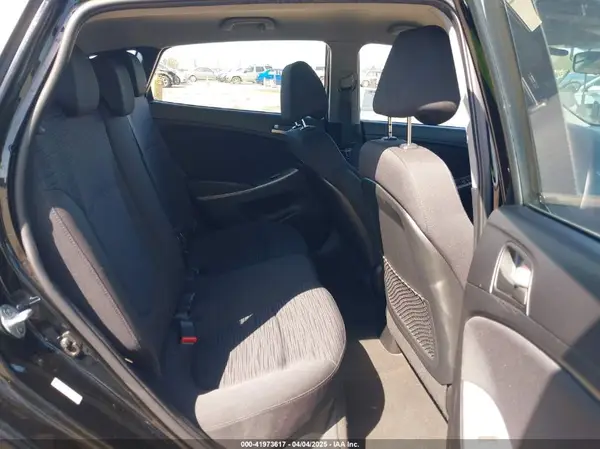 KMHCT5AE6HU363642 2017 HYUNDAI ACCENT - Image 8