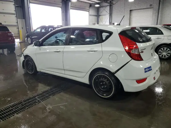 KMHCT5AE7GU266657 2016 HYUNDAI ACCENT - Image 2