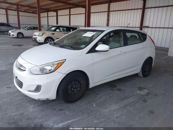 KMHCT5AE7HU306172 2017 HYUNDAI ACCENT - Image 2