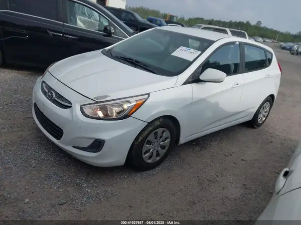 KMHCT5AE7HU306222 2017 HYUNDAI ACCENT - Image 2