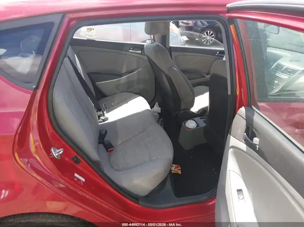 KMHCT5AE7HU306382 2017 HYUNDAI ACCENT - Image 8