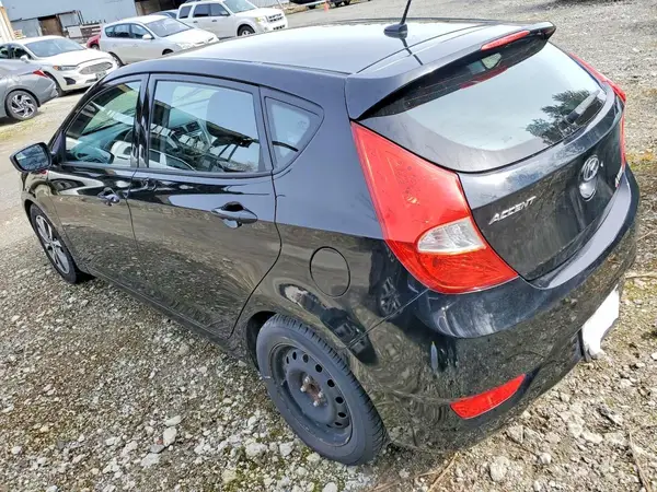 KMHCT5AE7HU308178 2017 HYUNDAI ACCENT - Image 2