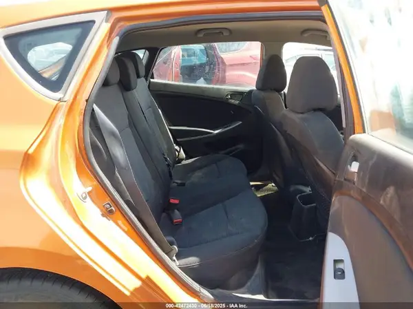 KMHCT5AE7HU315762 2017 HYUNDAI ACCENT - Image 8