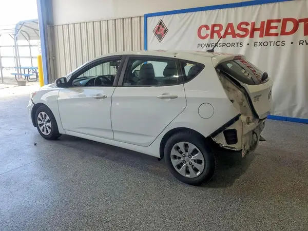 KMHCT5AE7HU319682 2017 HYUNDAI ACCENT - Image 2