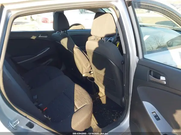 KMHCT5AE7HU319875 2017 HYUNDAI ACCENT - Image 8