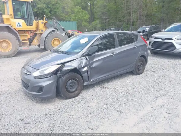 KMHCT5AE7HU320055 2017 HYUNDAI ACCENT - Image 2