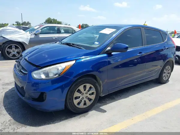 KMHCT5AE7HU322419 2017 HYUNDAI ACCENT - Image 2