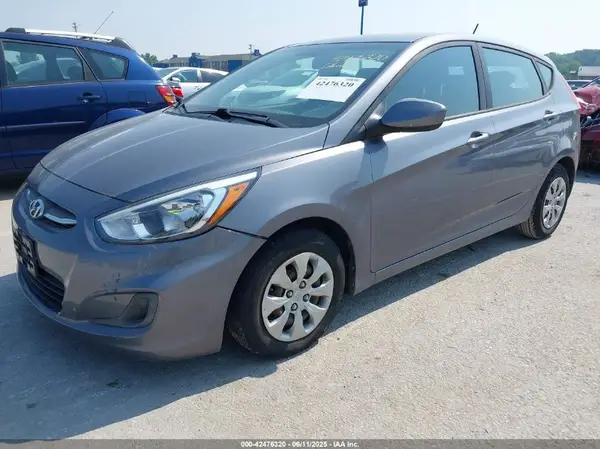 KMHCT5AE7HU324218 2017 HYUNDAI ACCENT - Image 2
